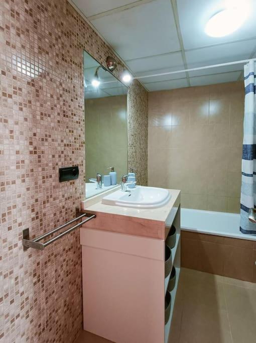 Apto Toyo Gran Terraza Y Vistas, 2hab, Piscina Y Garaje Apartament Retamar (Almeria)