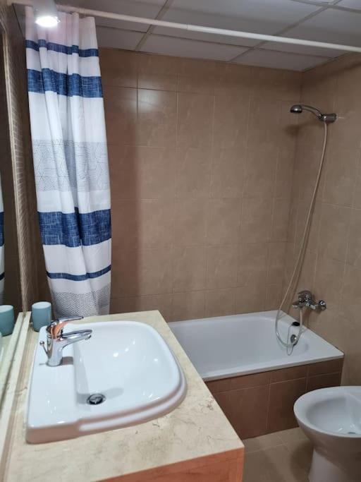 Apto Toyo Gran Terraza Y Vistas, 2hab, Piscina Y Garaje * Retamar (Almeria)