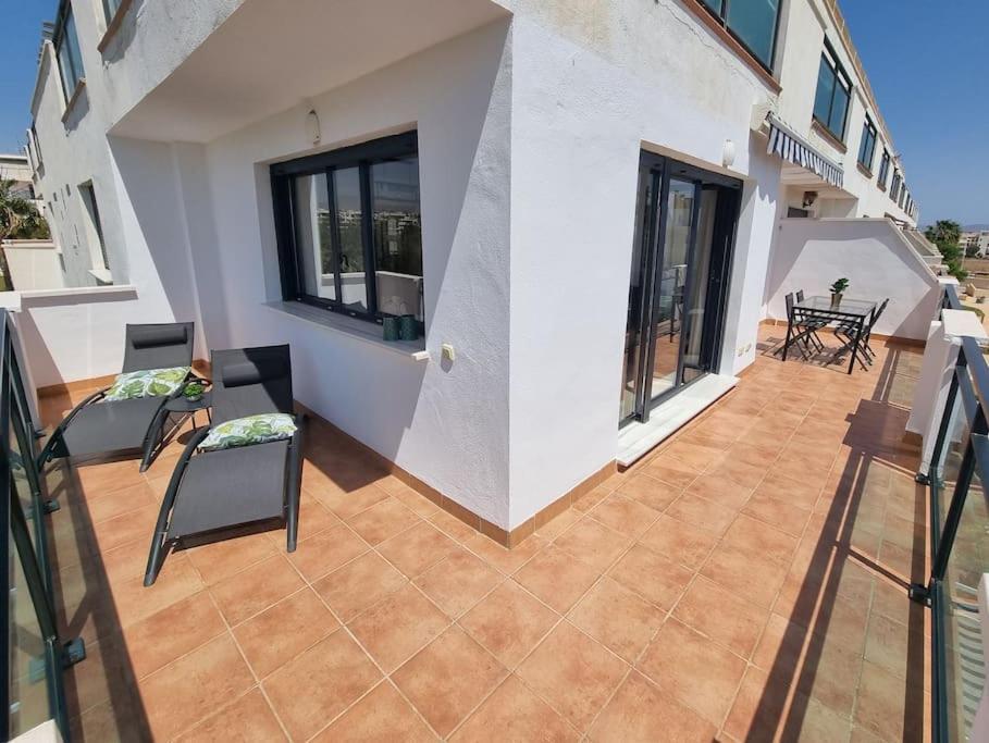 Apto Toyo Gran Terraza Y Vistas, 2hab, Piscina Y Garaje * Retamar (Almeria)